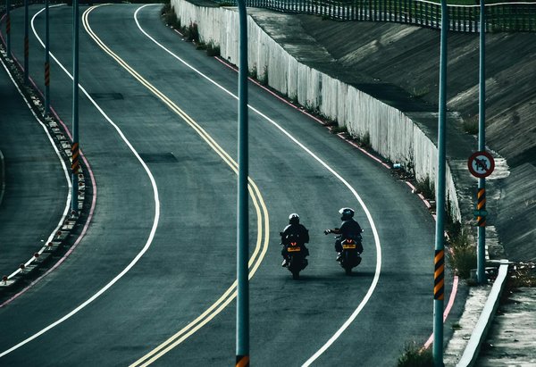 Différences entre le verrouillage centralisé et le verrouillage à distance